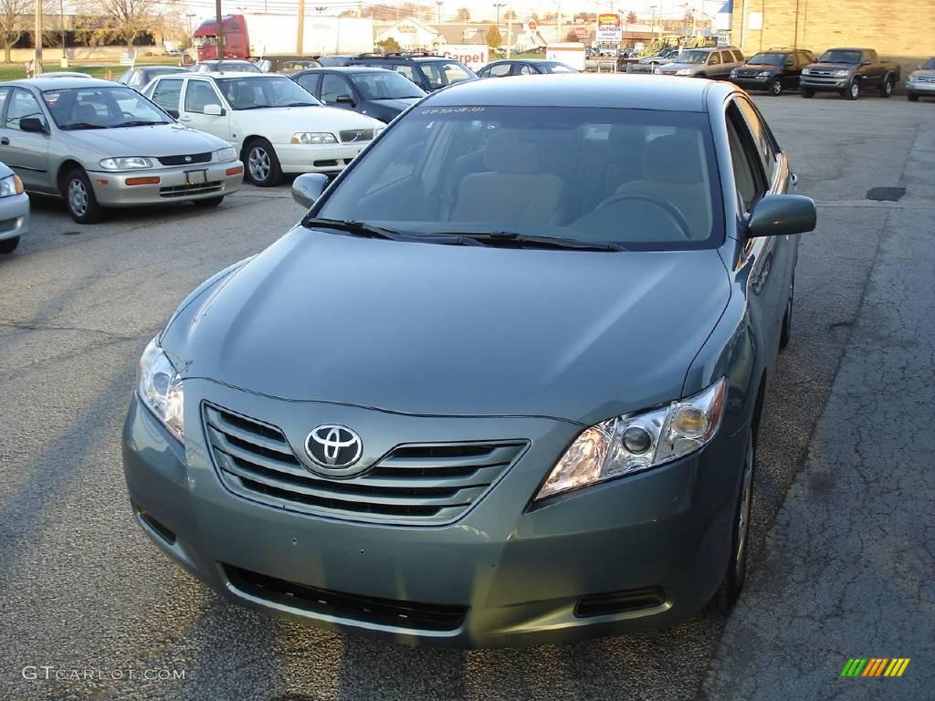 2007 Camry LE - Aloe Green Metallic / Bisque photo #2