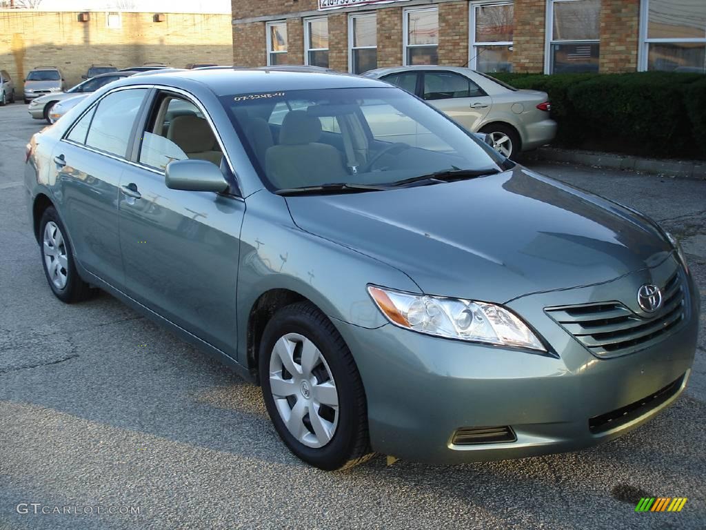 2007 Camry LE - Aloe Green Metallic / Bisque photo #3