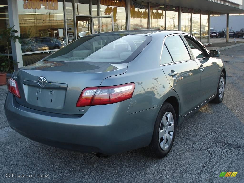 2007 Camry LE - Aloe Green Metallic / Bisque photo #4