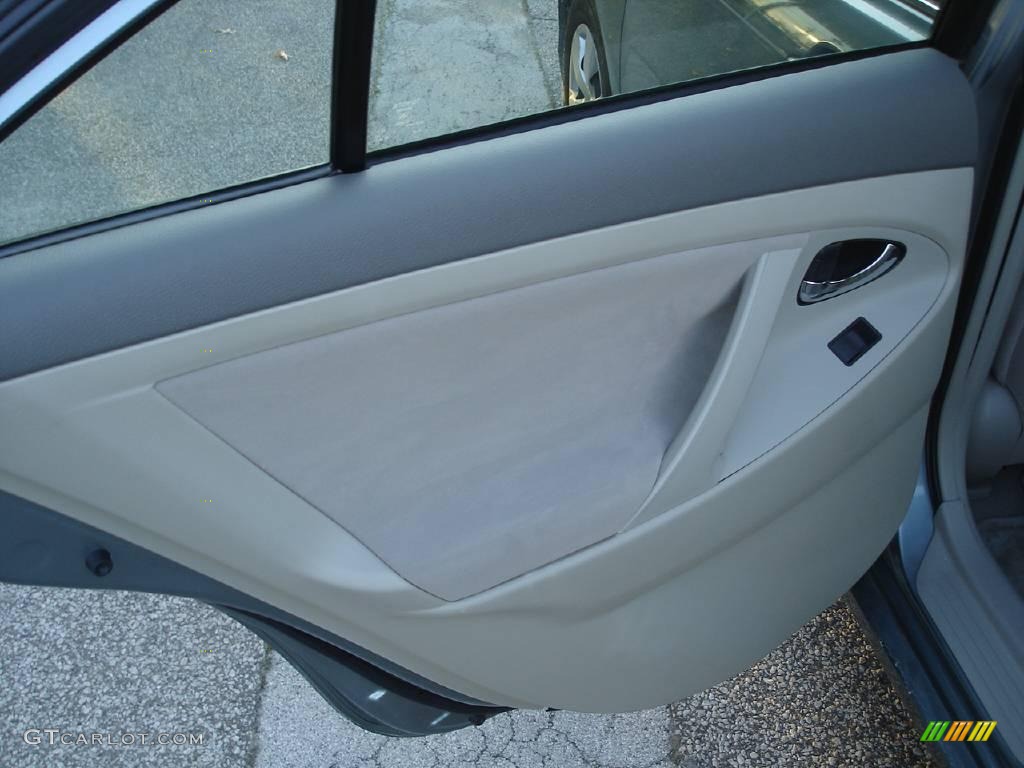 2007 Camry LE - Aloe Green Metallic / Bisque photo #9
