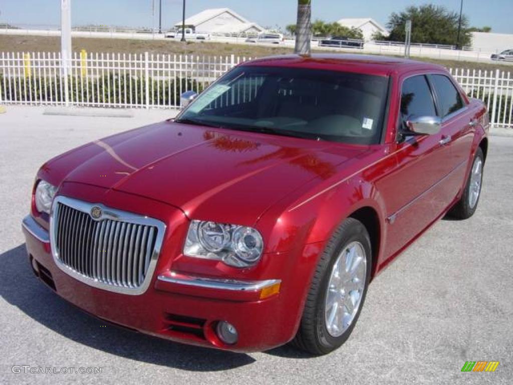 2007 300 C HEMI - Inferno Red Crystal Pearlcoat / Dark Slate Gray/Light Graystone photo #2