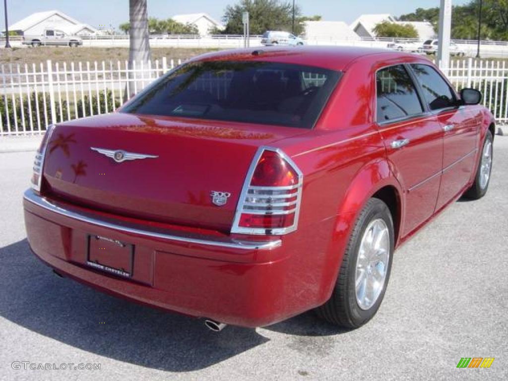 2007 300 C HEMI - Inferno Red Crystal Pearlcoat / Dark Slate Gray/Light Graystone photo #6