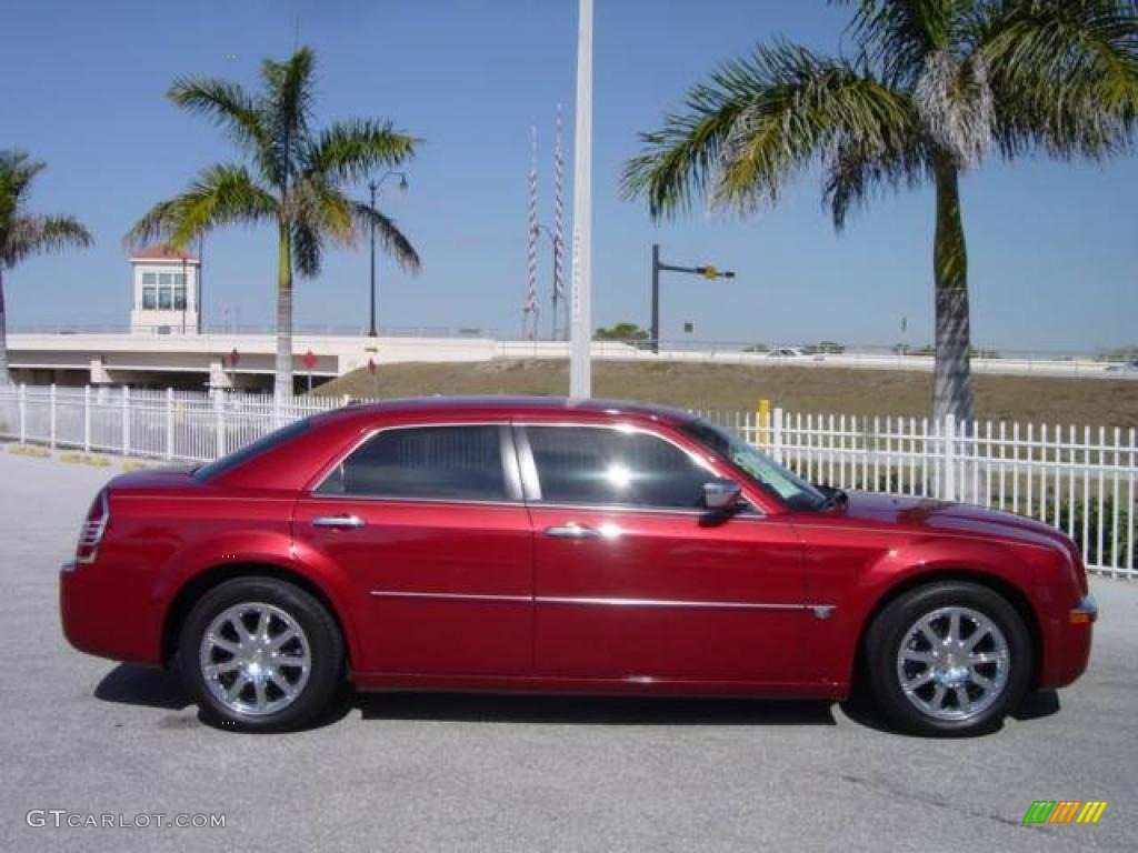 2007 300 C HEMI - Inferno Red Crystal Pearlcoat / Dark Slate Gray/Light Graystone photo #7