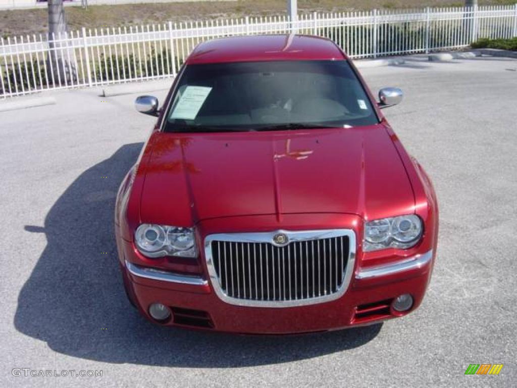2007 300 C HEMI - Inferno Red Crystal Pearlcoat / Dark Slate Gray/Light Graystone photo #8