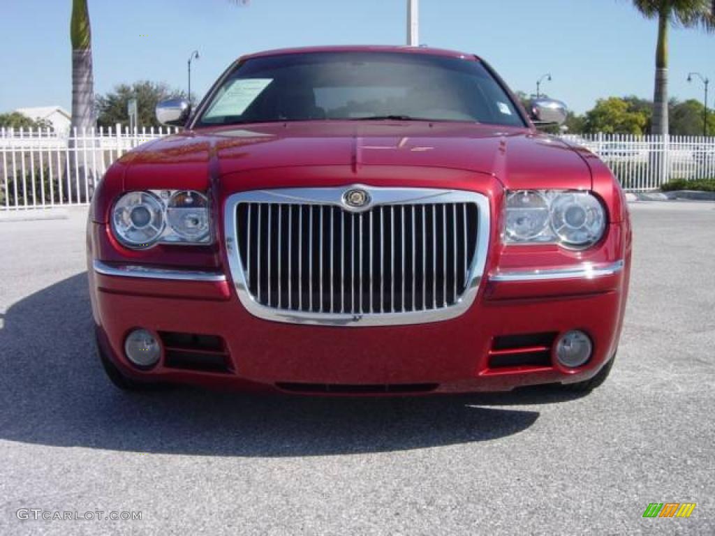 2007 300 C HEMI - Inferno Red Crystal Pearlcoat / Dark Slate Gray/Light Graystone photo #9