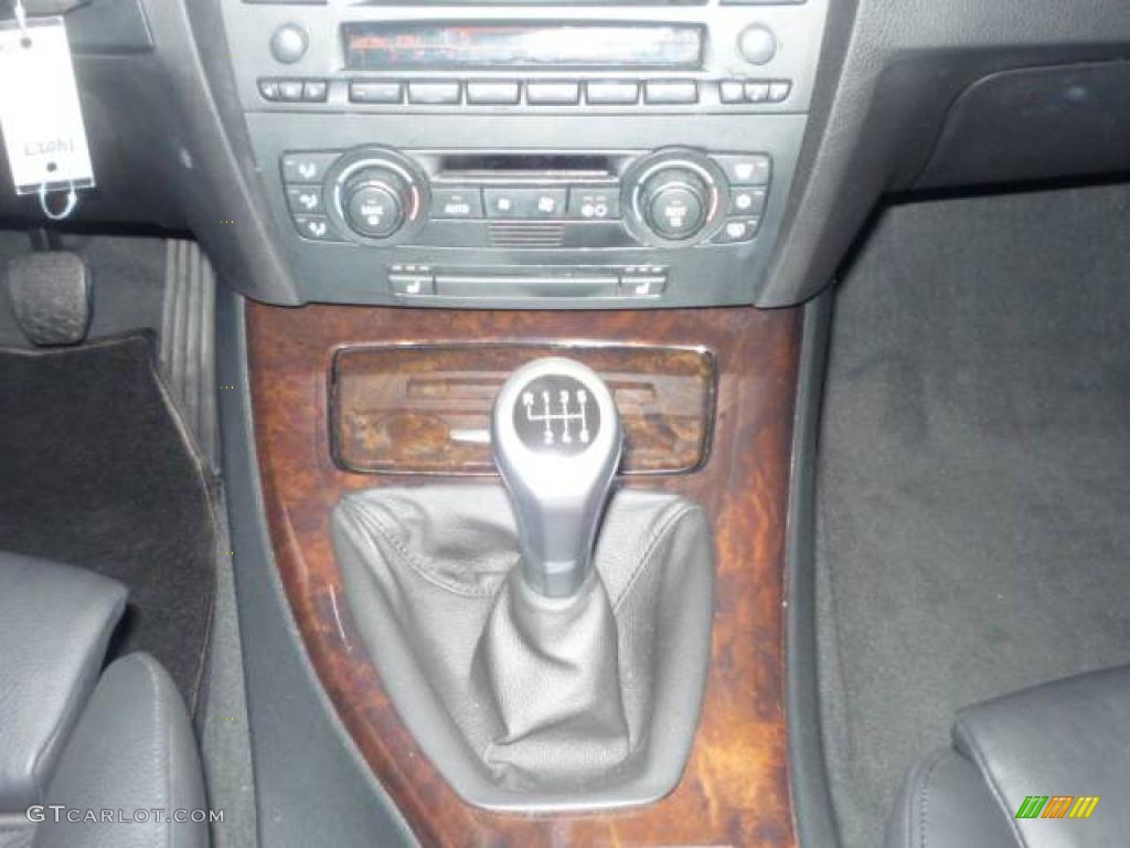 2006 3 Series 330i Sedan - Jet Black / Black photo #10
