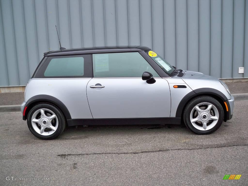 2005 Cooper Hardtop - Pure Silver Metallic / Black/Panther Black photo #2