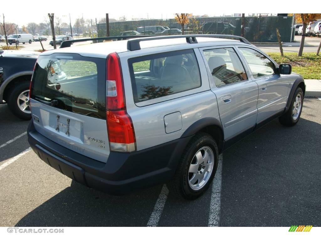 2002 V70 2.4T XC AWD Wagon - Polar Arctic Blue Metallic / Sand photo #4