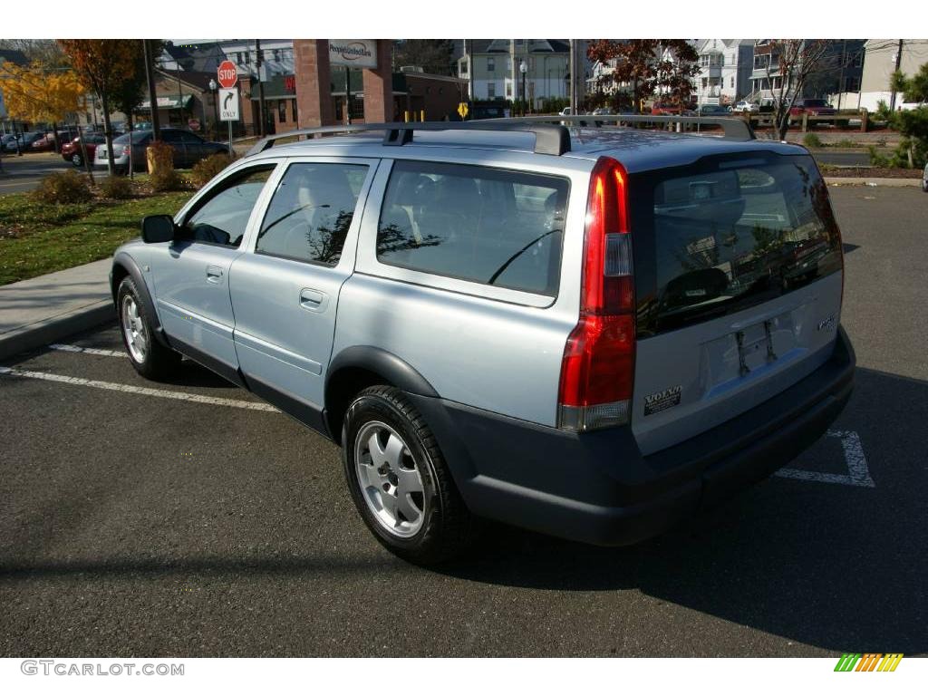 2002 V70 2.4T XC AWD Wagon - Polar Arctic Blue Metallic / Sand photo #7