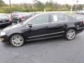 Deep Black - Passat Lux Sedan Photo No. 1