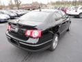 Deep Black - Passat Lux Sedan Photo No. 5