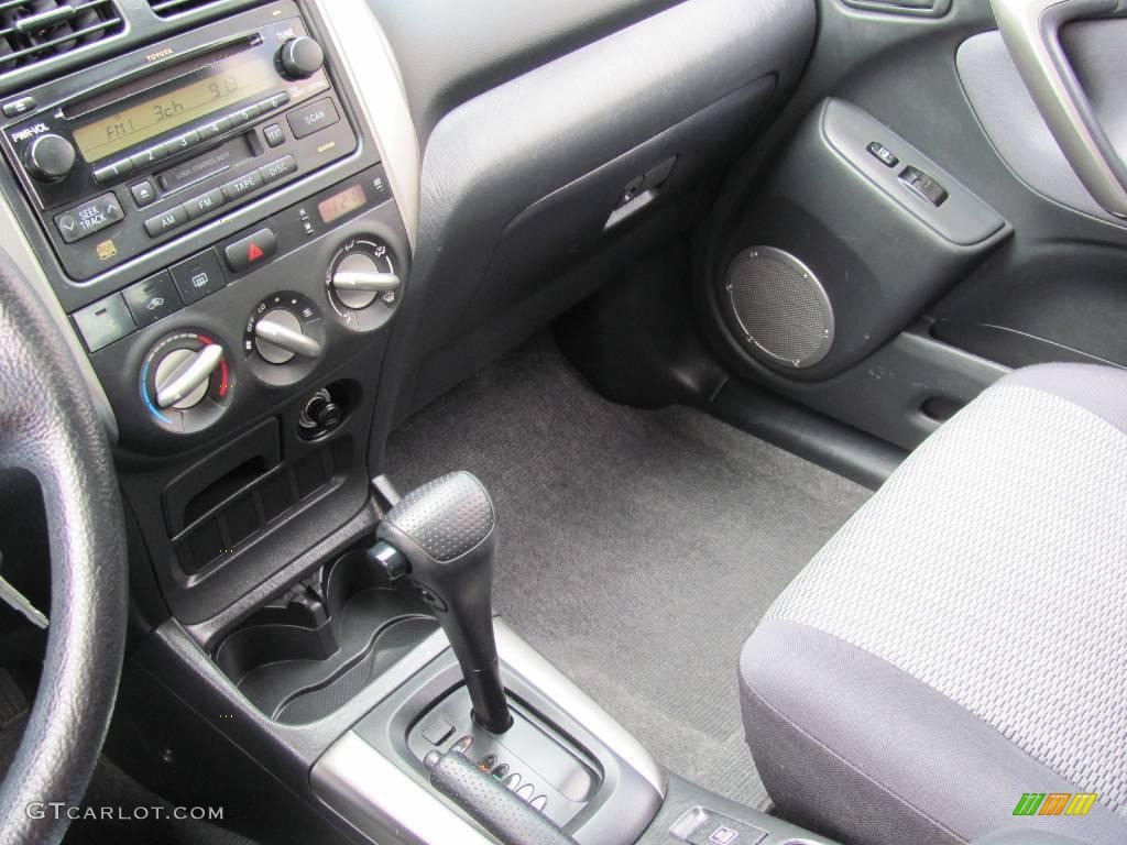 2005 RAV4  - Super White / Dark Charcoal photo #11