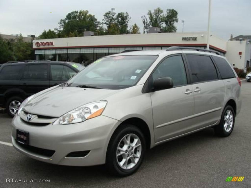 2006 Sienna LE AWD - Silver Shadow Pearl / Stone Gray photo #1