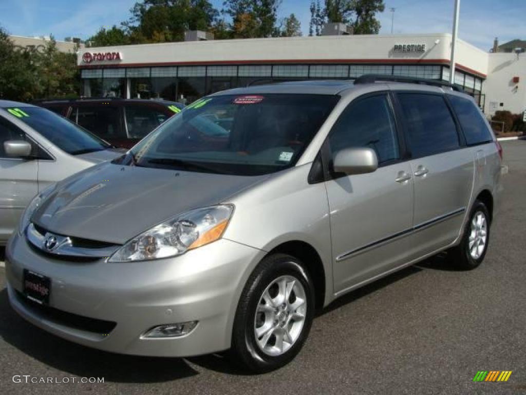 2006 Sienna Limited AWD - Silver Shadow Pearl / Stone Gray photo #1