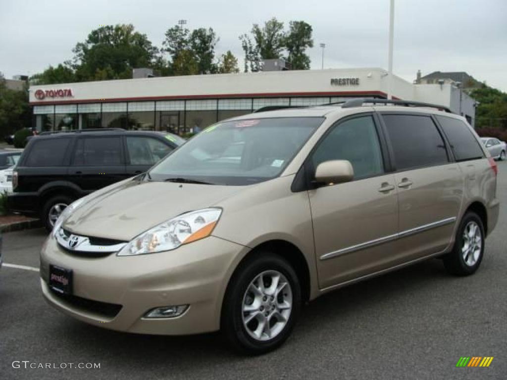 2006 Sienna Limited AWD - Desert Sand Mica / Taupe photo #1