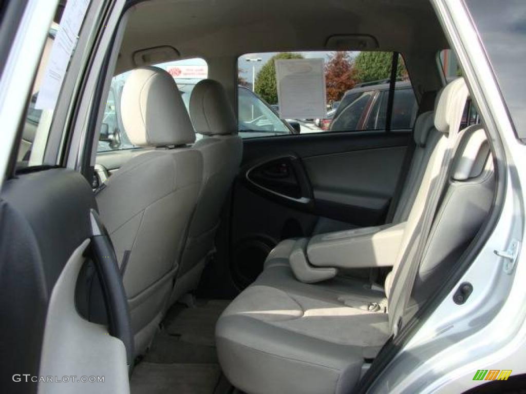 2009 RAV4 4WD - Classic Silver Metallic / Ash Gray photo #13