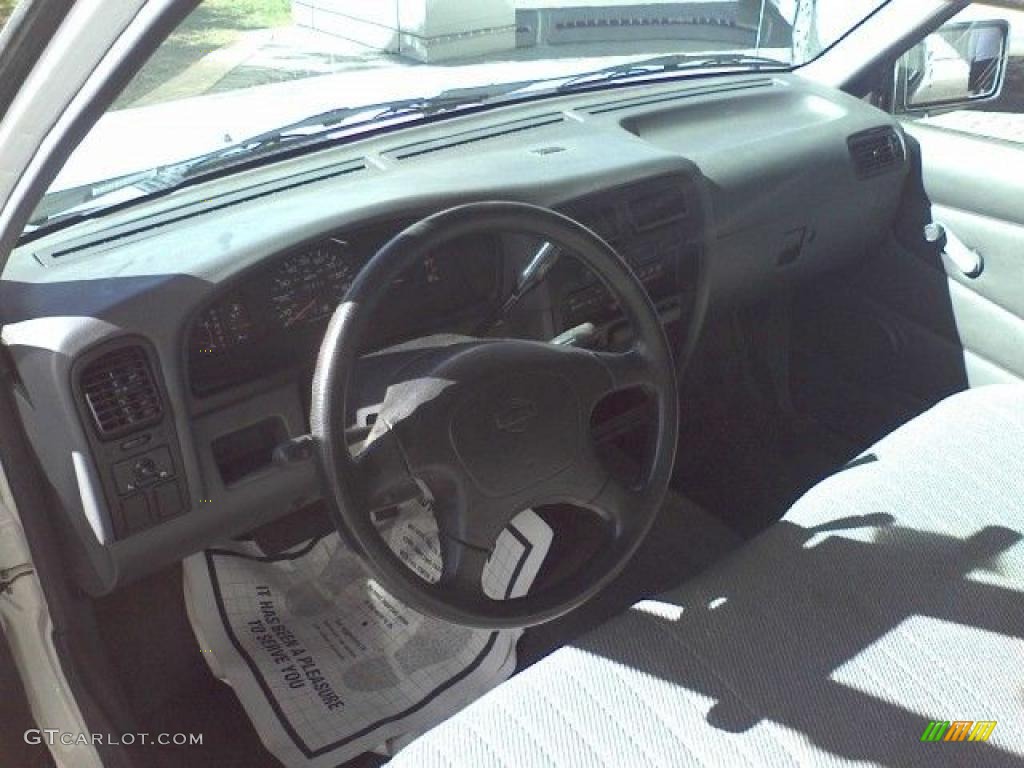 1995 Hardbody Truck XE Regular Cab - Cloud White / Gray photo #5