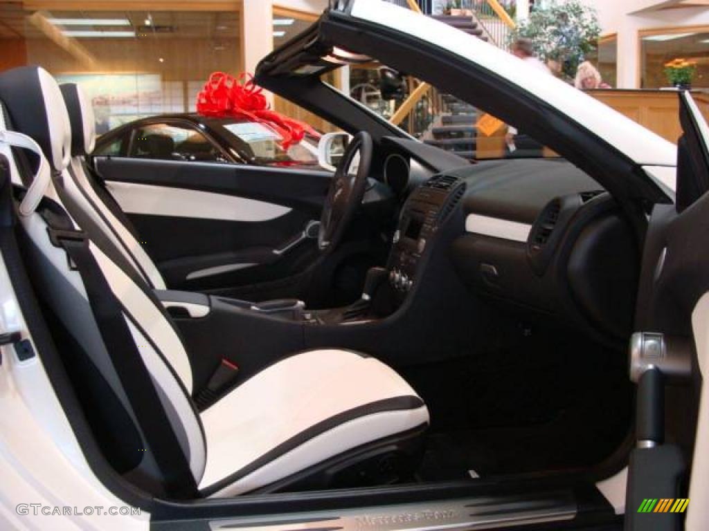 2010 SLK 300 Diamond White Edition Roadster - designo Mystic White / Diamond White Edition Two-Tone photo #9