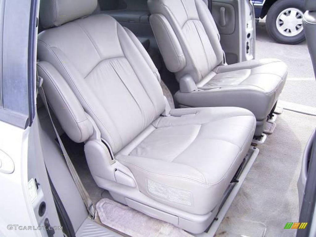 2000 MPV ES - Highlight Silver / Gray photo #12