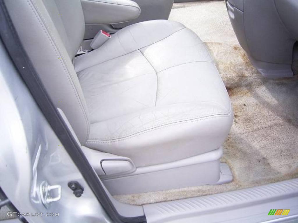 2000 MPV ES - Highlight Silver / Gray photo #13