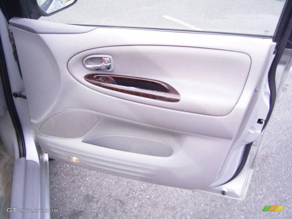 2000 MPV ES - Highlight Silver / Gray photo #15
