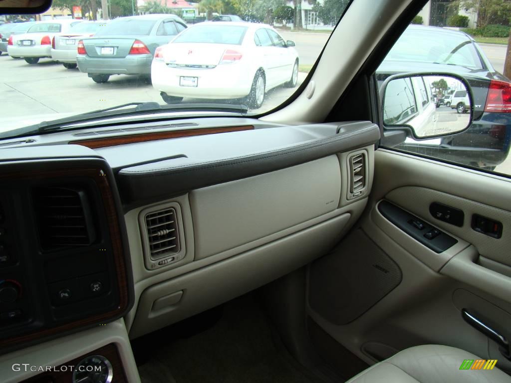 2003 Escalade  - White Diamond / Shale photo #17