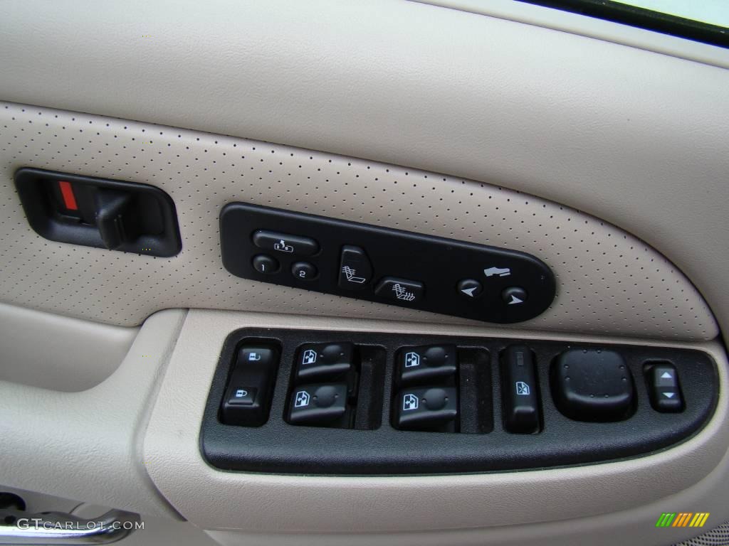 2003 Escalade  - White Diamond / Shale photo #25