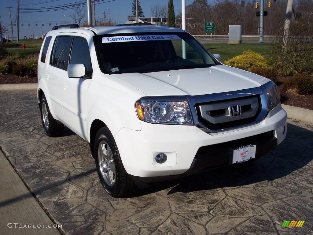 Taffeta White Honda Pilot