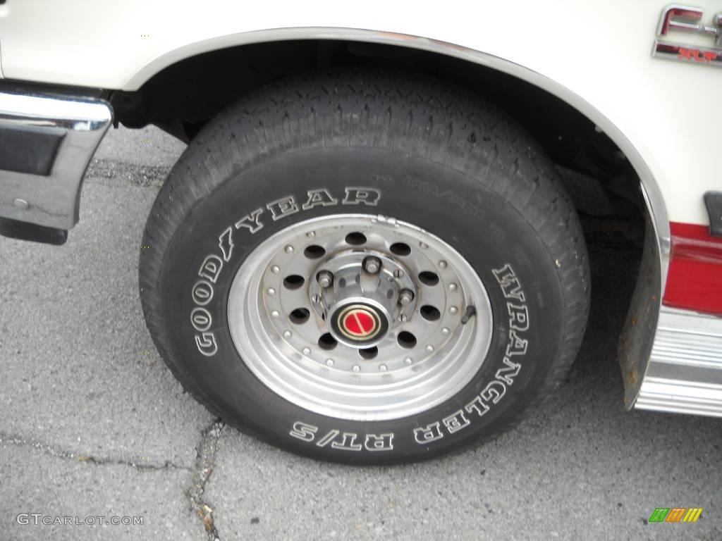 1991 F150 XLT Regular Cab - Scarlet Red / Scarlet Red photo #16
