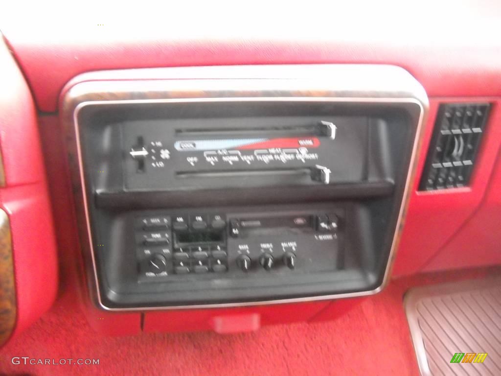 1991 F150 XLT Regular Cab - Scarlet Red / Scarlet Red photo #23