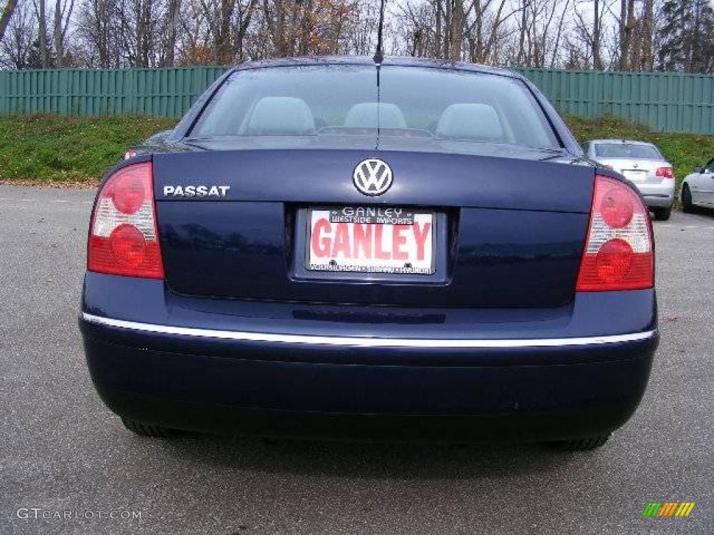 2003 Passat GLS Sedan - Indigo Blue Pearl / Grey photo #4