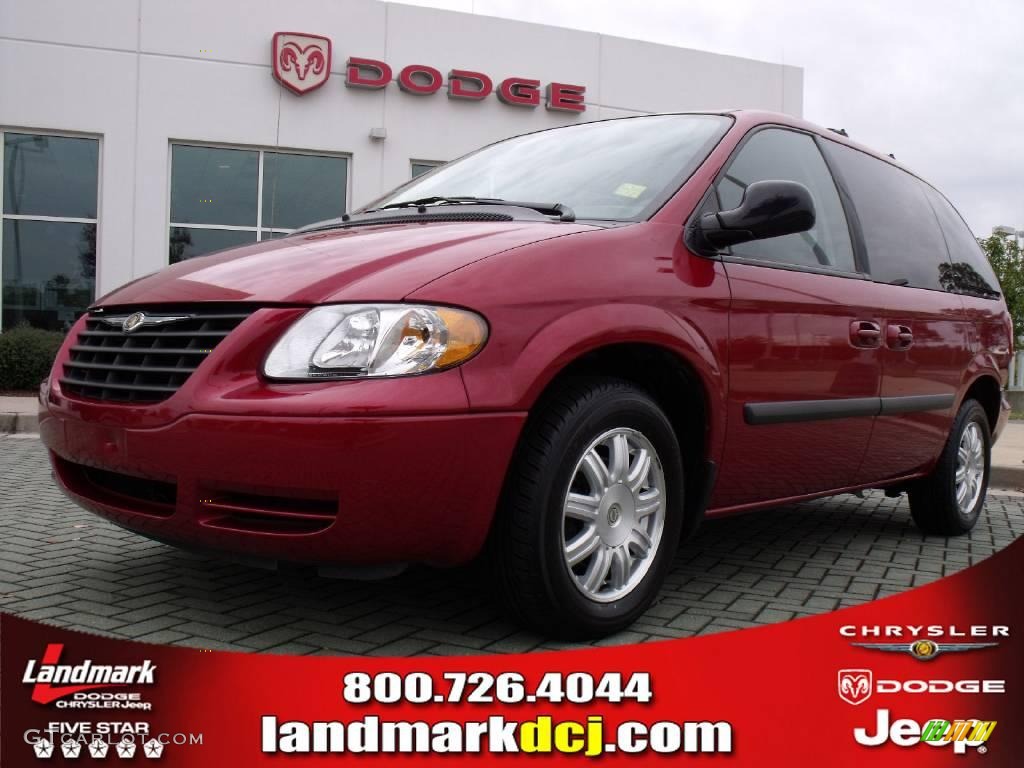 2007 Town & Country  - Inferno Red Crystal Pearl / Dark Khaki/Light Graystone photo #1