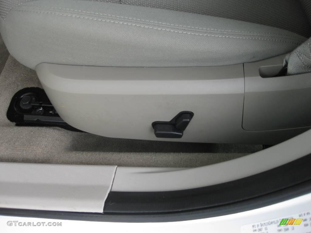 2007 Sebring Touring Sedan - Stone White / Dark Slate Gray/Light Slate Gray photo #23