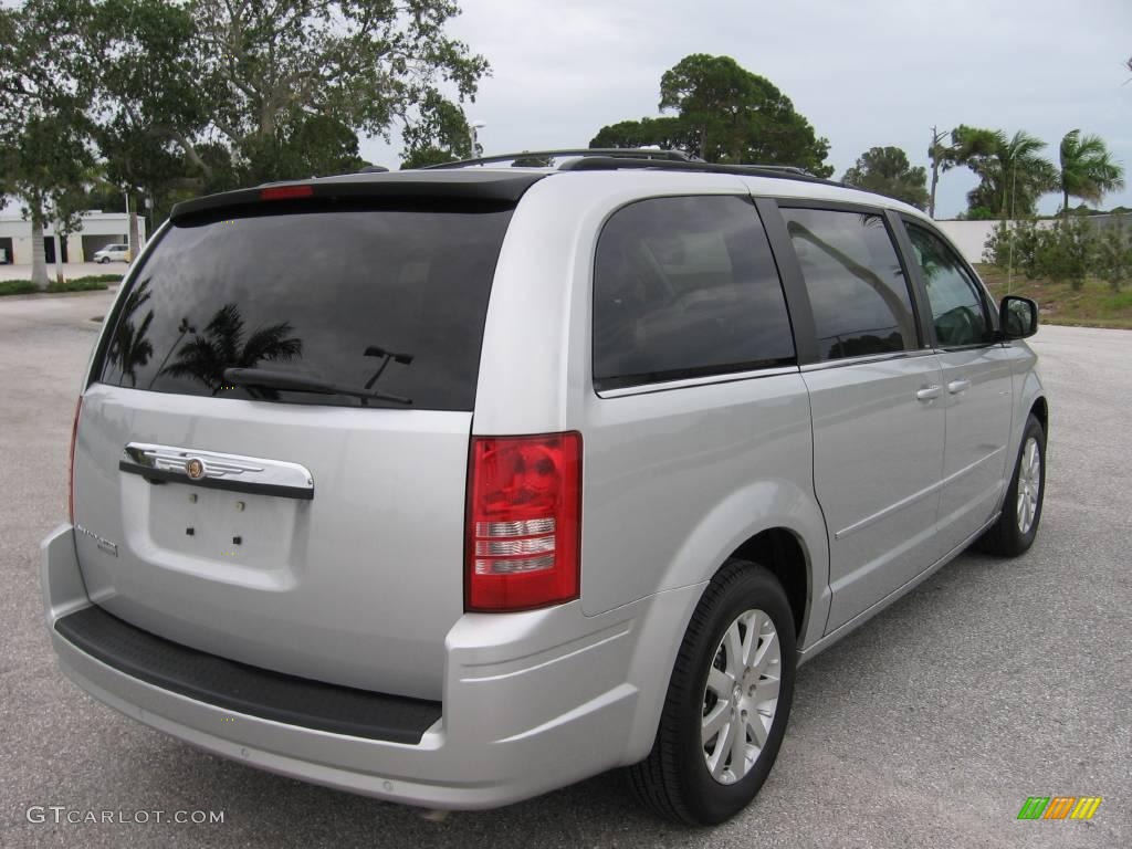 2008 Town & Country Touring - Bright Silver Metallic / Medium Slate Gray/Light Shale photo #17