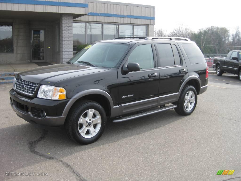 2004 Explorer XLT 4x4 - Black / Graphite photo #2