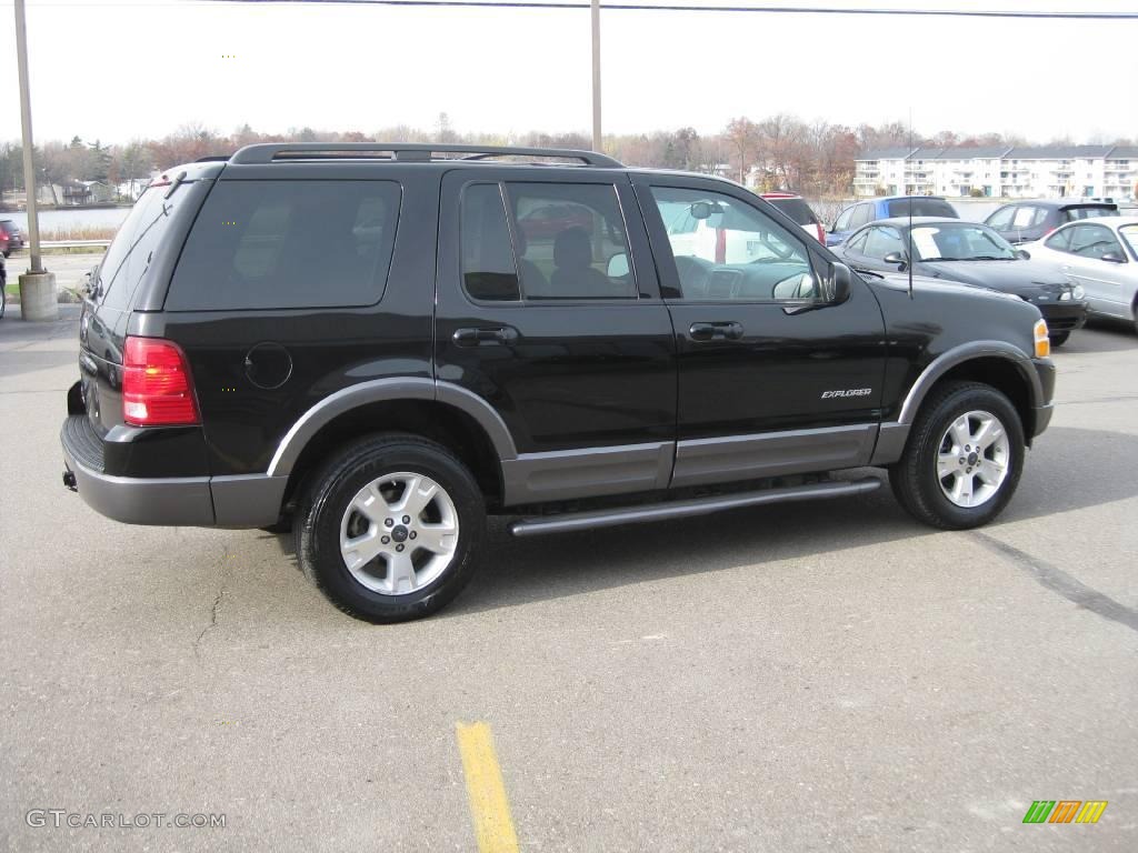 2004 Explorer XLT 4x4 - Black / Graphite photo #8