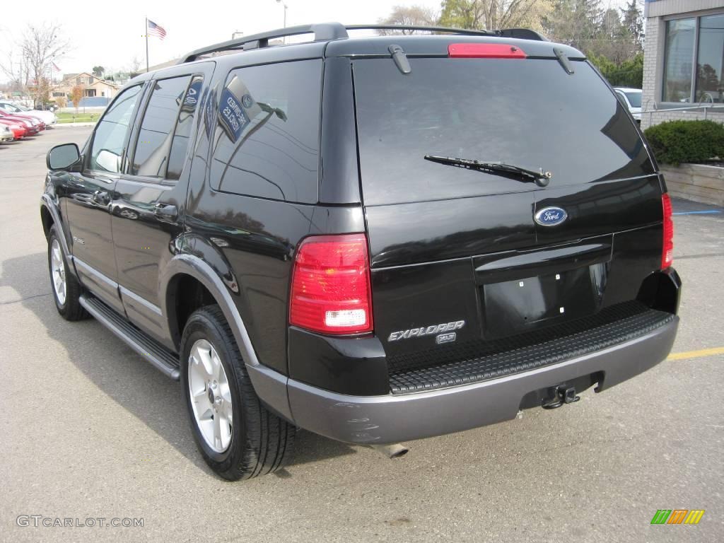 2004 Explorer XLT 4x4 - Black / Graphite photo #12
