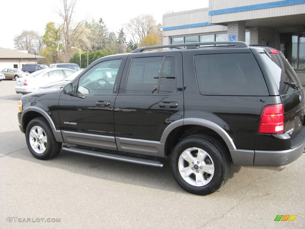 2004 Explorer XLT 4x4 - Black / Graphite photo #13
