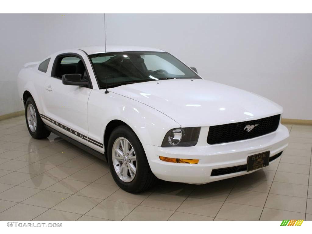 2006 Mustang V6 Deluxe Coupe - Performance White / Dark Charcoal photo #1