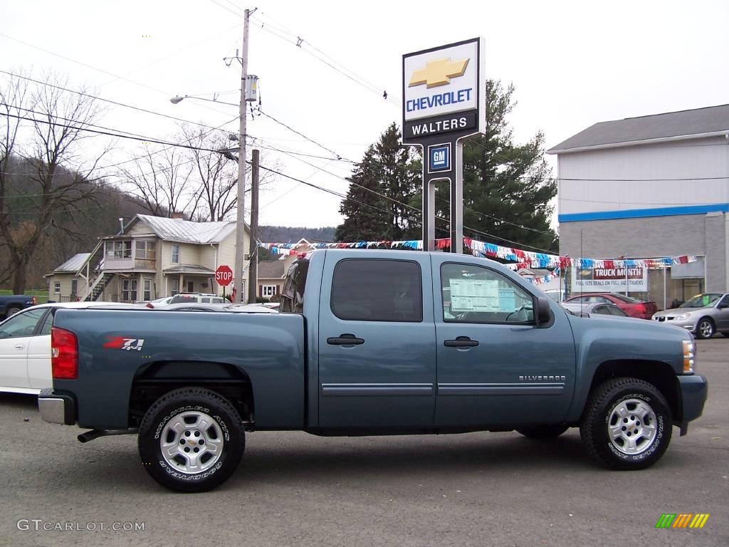 2009 Silverado 1500 LT Crew Cab 4x4 - Blue Granite Metallic / Ebony photo #1