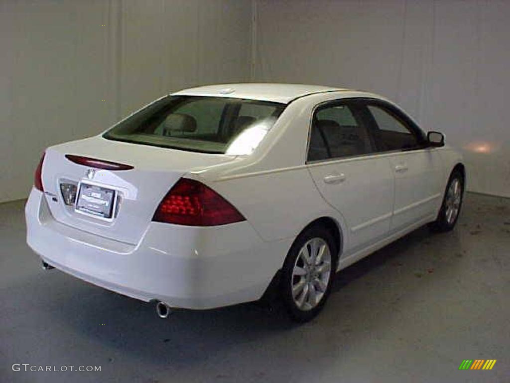 2007 Accord EX-L V6 Sedan - Taffeta White / Ivory photo #22