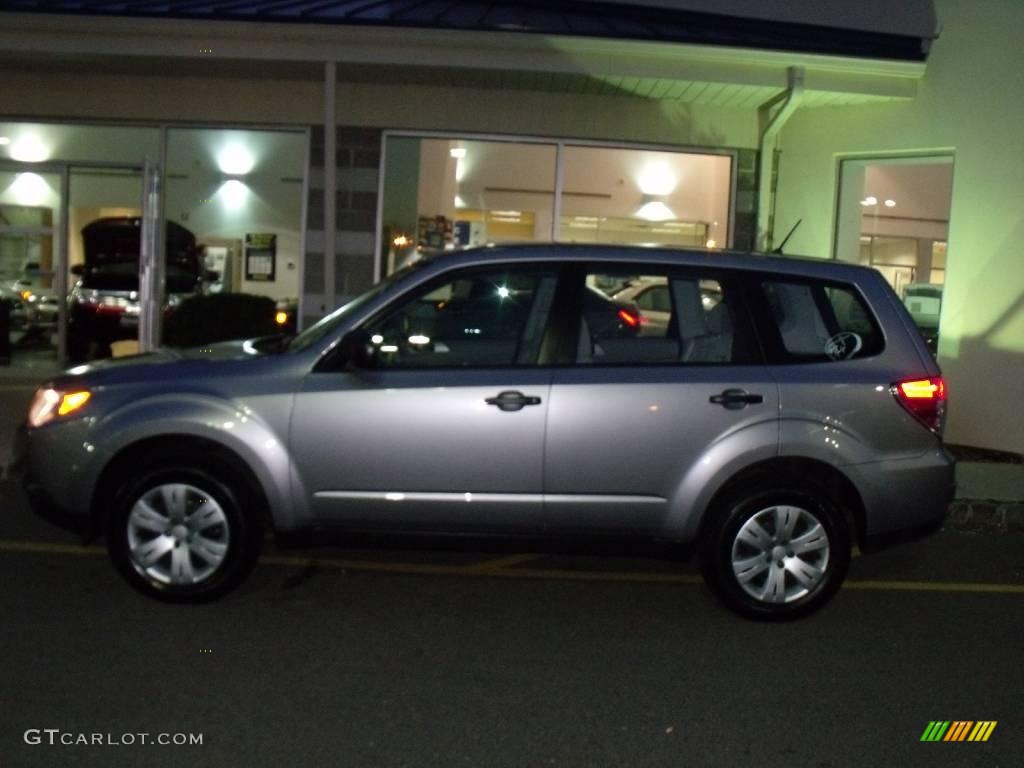 2009 Forester 2.5 X - Steel Silver Metallic / Platinum photo #2