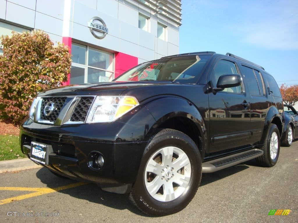 2006 Pathfinder LE 4x4 - Super Black / Desert photo #1