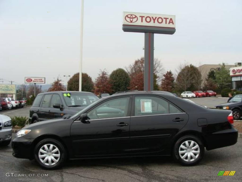2006 Camry LE - Black / Taupe photo #3