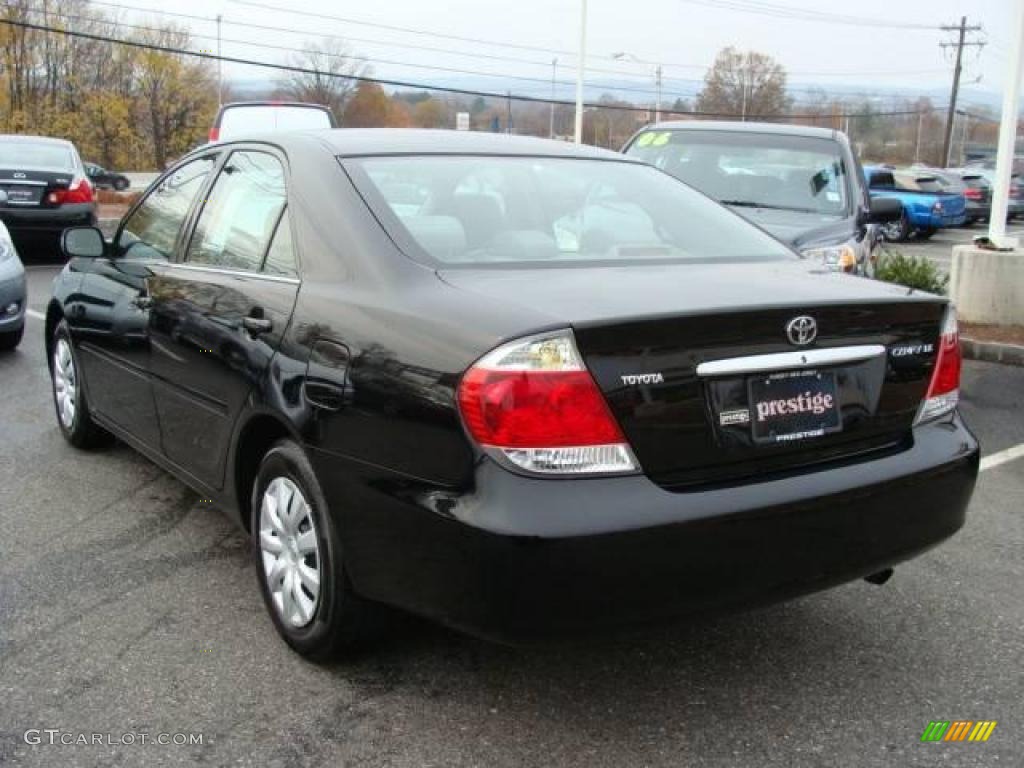 2006 Camry LE - Black / Taupe photo #4