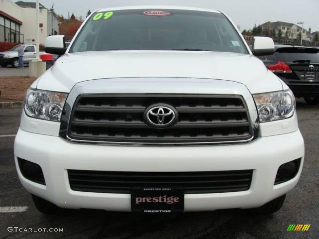 2009 Sequoia SR5 4x4 - Super White / Graphite Gray photo #2