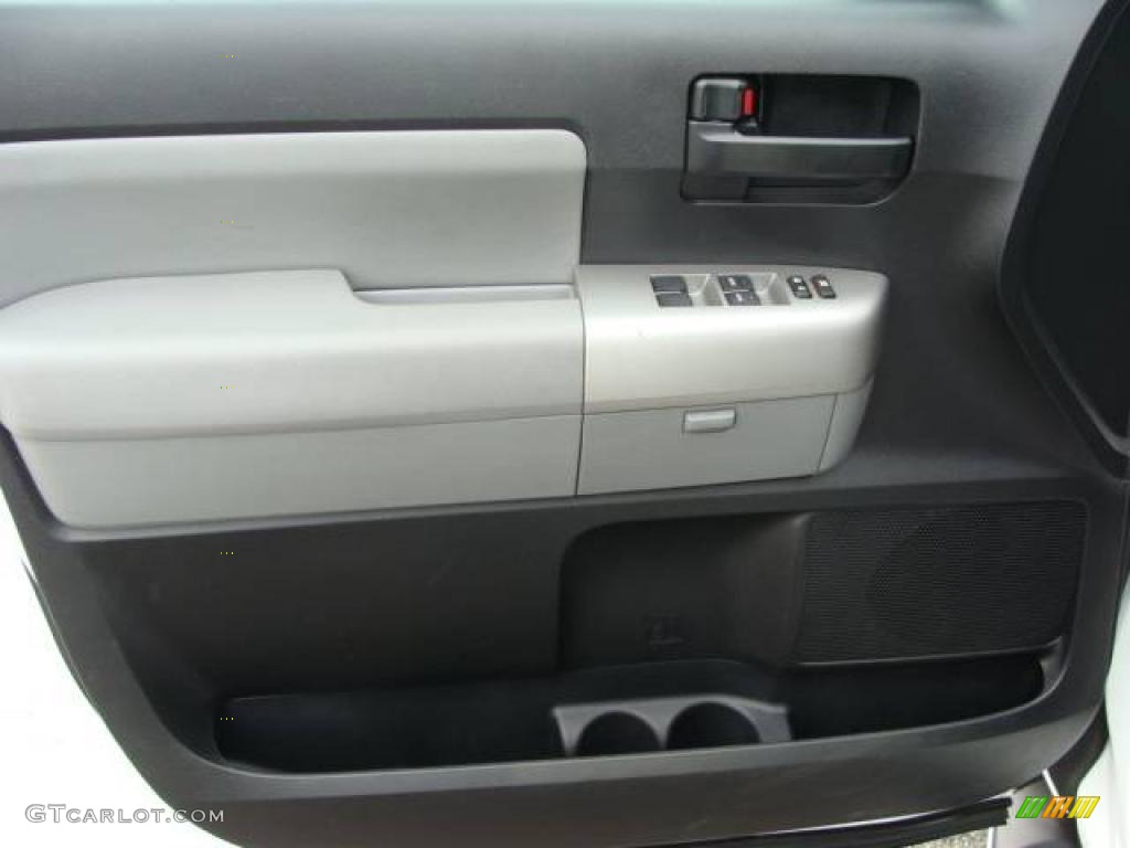 2009 Sequoia SR5 4x4 - Super White / Graphite Gray photo #6