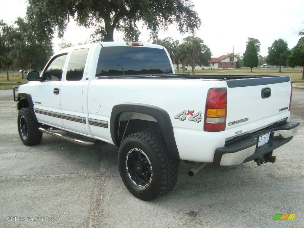 2001 Silverado 2500HD LS Extended Cab 4x4 - Summit White / Graphite photo #3