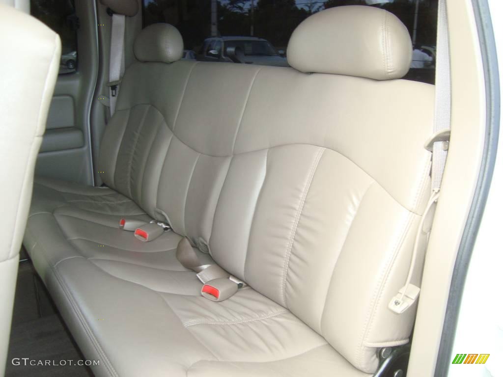 2001 Silverado 2500HD LS Extended Cab 4x4 - Summit White / Graphite photo #5