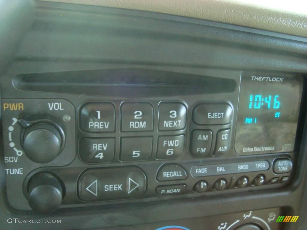 2001 Silverado 2500HD LS Extended Cab 4x4 - Summit White / Graphite photo #18